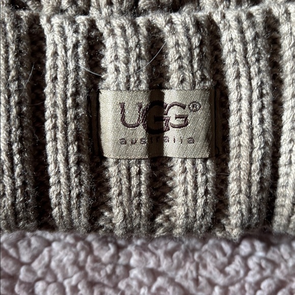 UGG Beige Knit Beanie and Mittens Set - Picture 6 of 6